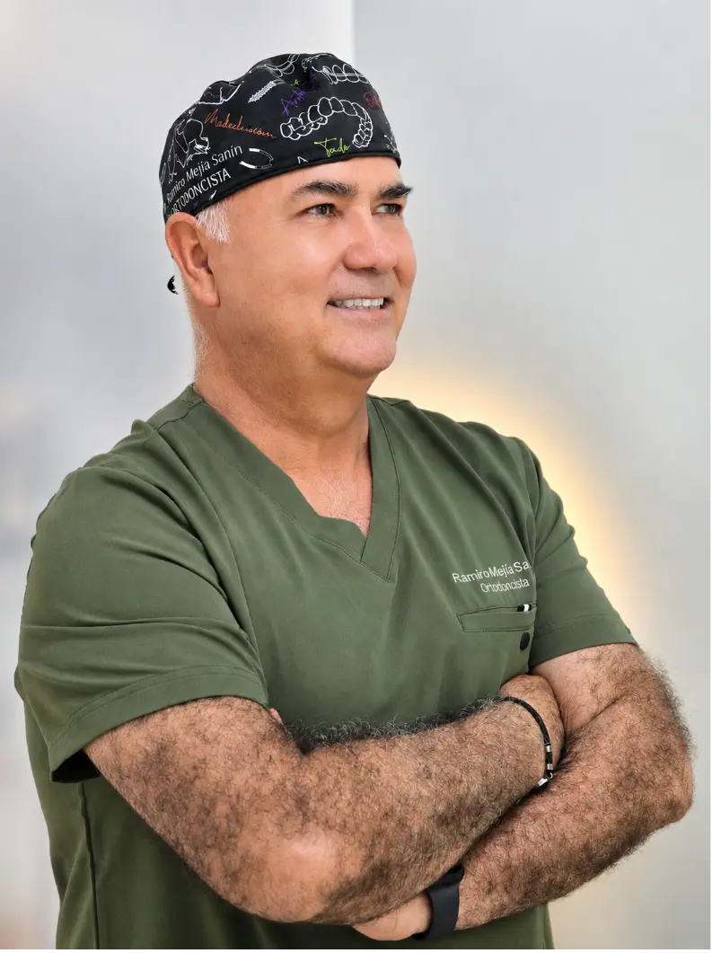 Dr. Ramiro Mejía - Ortodoncista